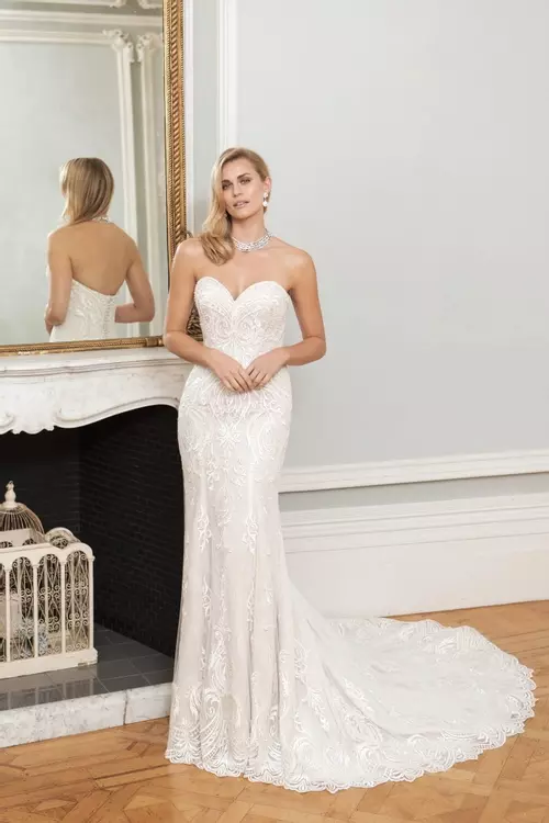 Flynn lace gown top with train